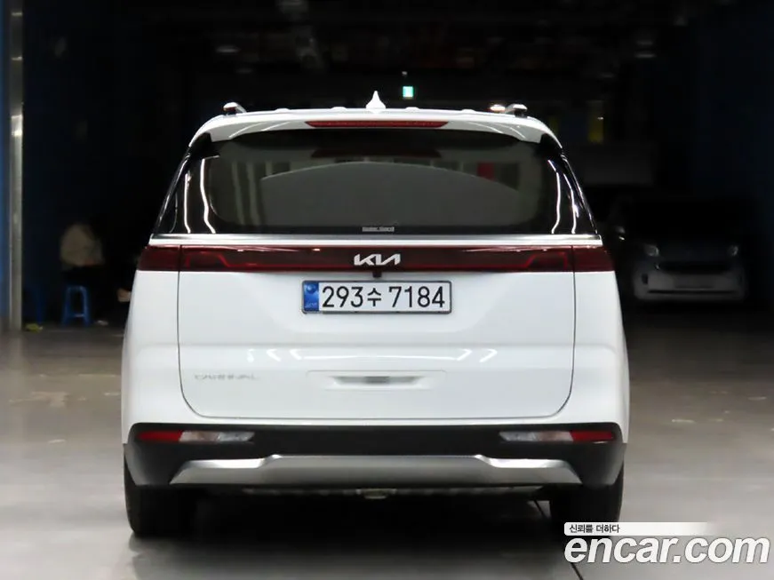 Kia Carnival — фото 4
