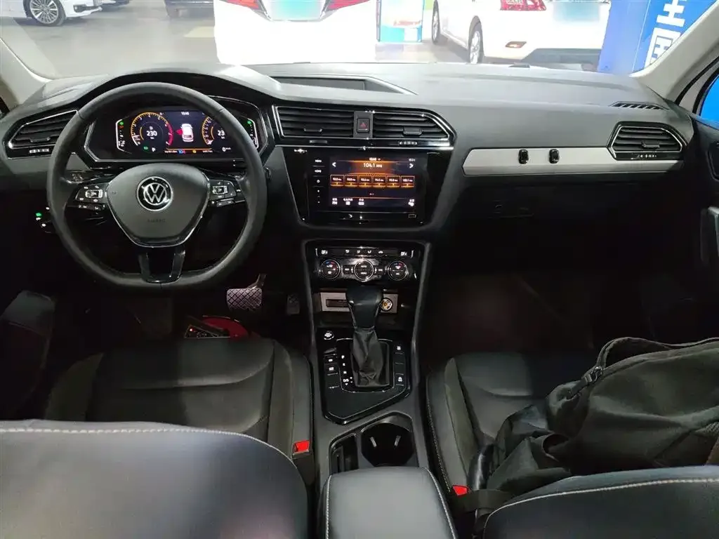 Volkswagen Tiguan L 2021 из CN, фото 10