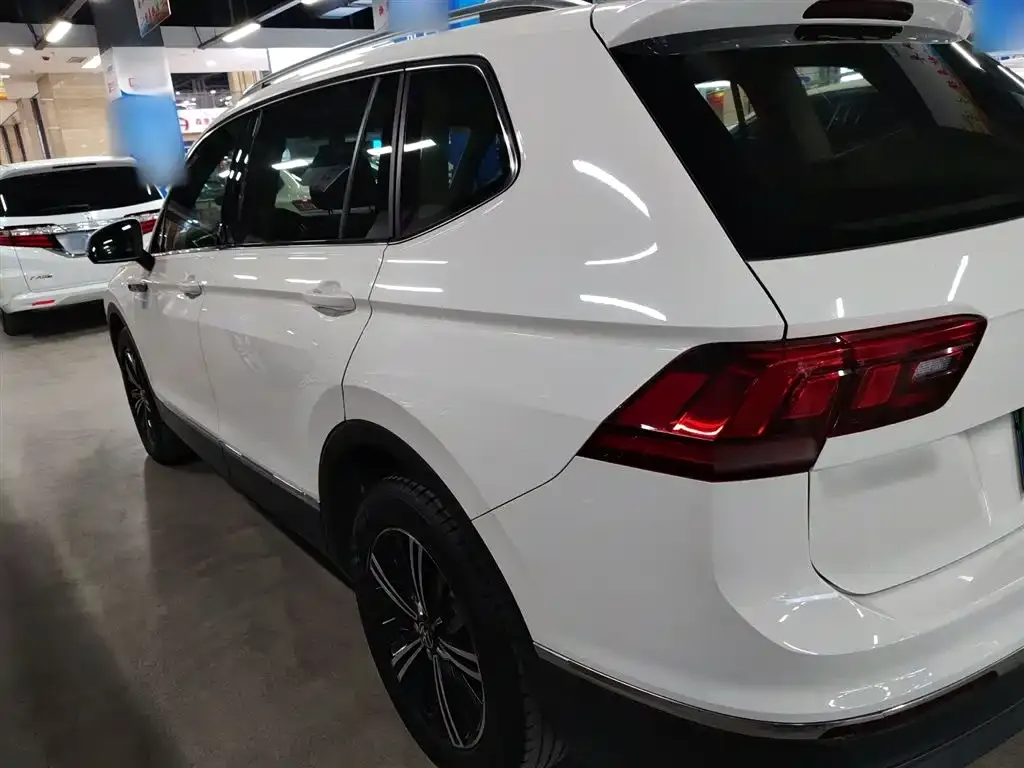 Volkswagen Tiguan L 2021 из CN, фото 5