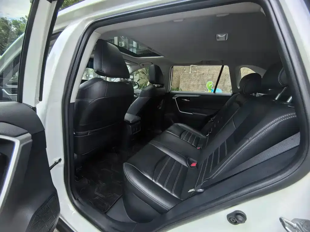 Toyota RAV4 2021 из CN, фото 8