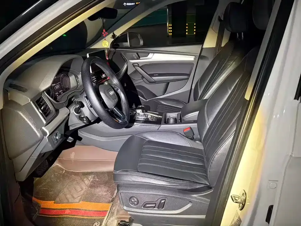 Audi Q5L 2021 из CN, фото 2