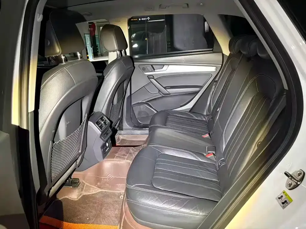 Audi Q5L 2021 из CN, фото 5