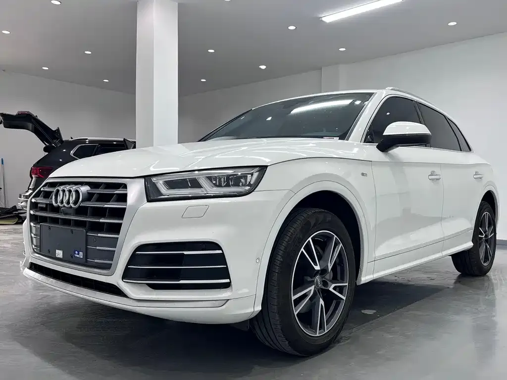 Audi Q5L 2021 из CN, фото 1