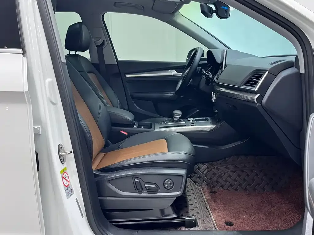 Audi Q5L 2021 из CN, фото 8
