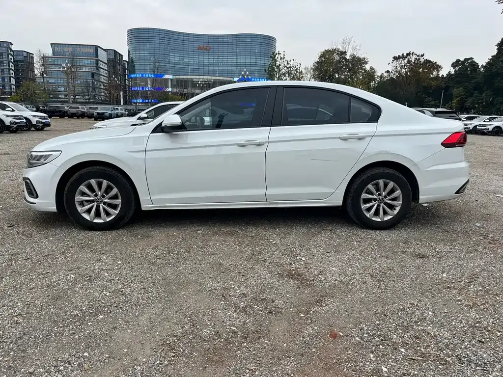 Volkswagen Bora 2024 из CN, фото 2