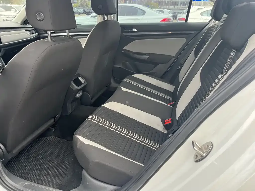Volkswagen Bora 2024 из CN, фото 6
