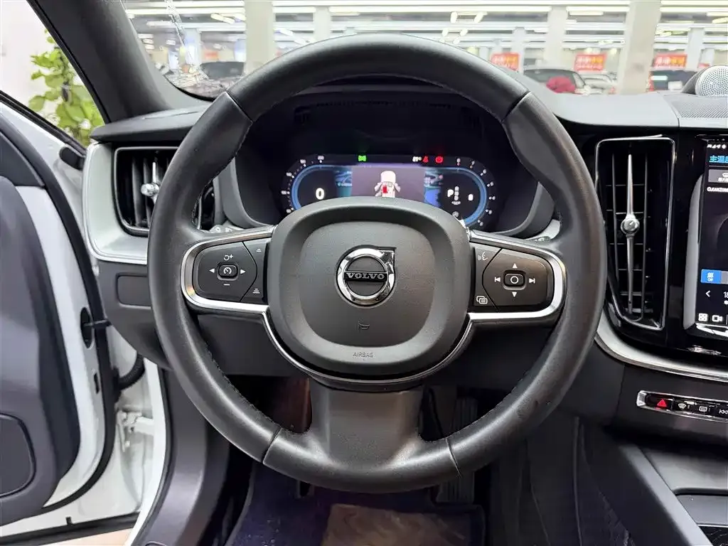 Volvo XC60 2022 из CN, фото 10