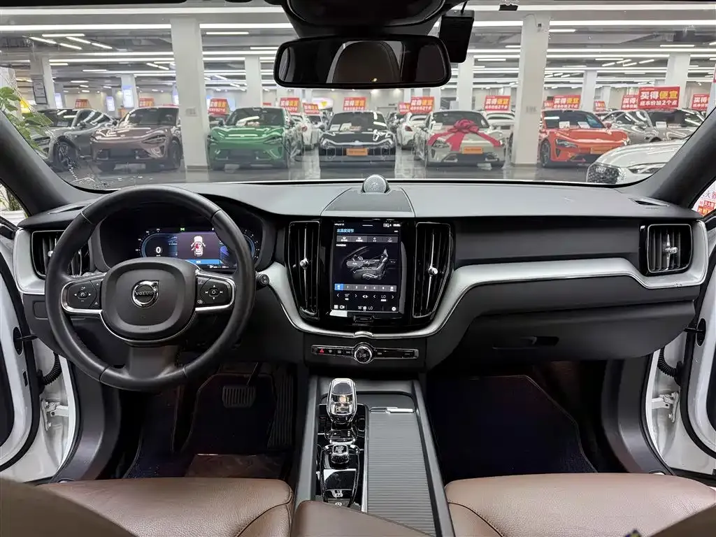 Volvo XC60 2022 из CN, фото 8