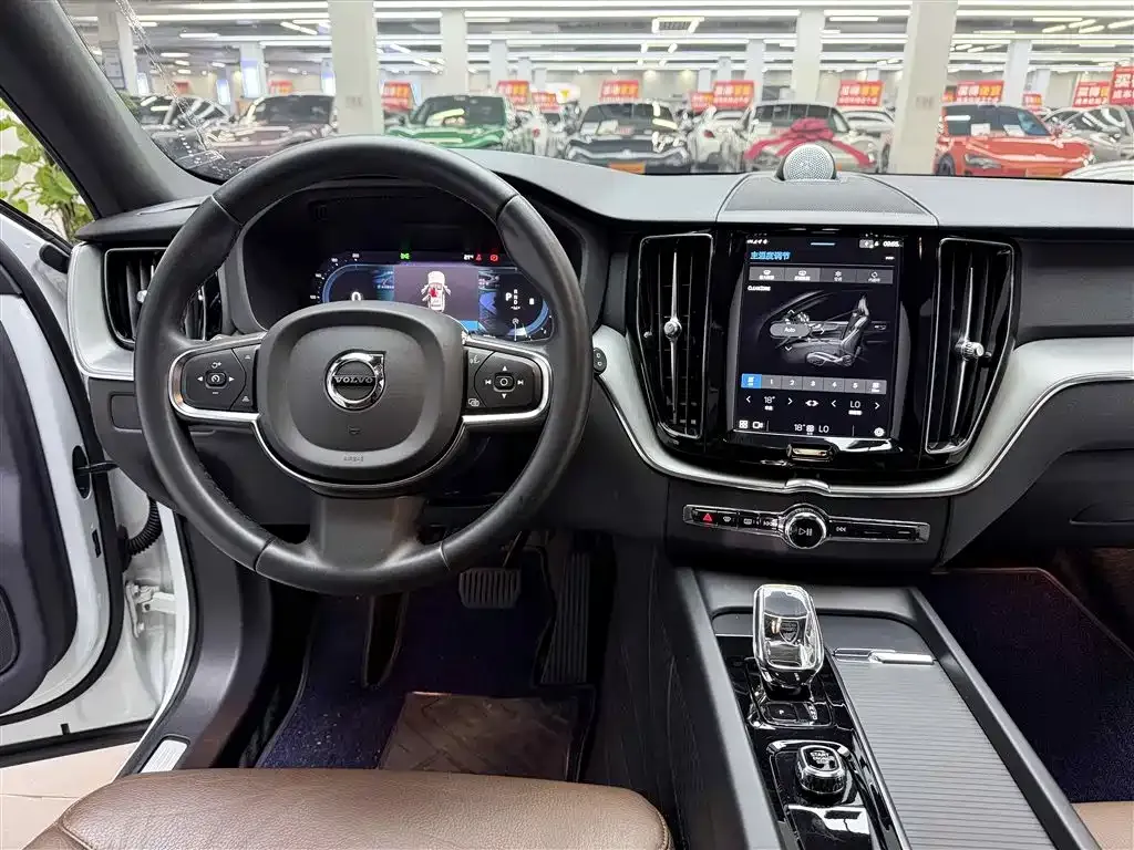 Volvo XC60 2022 из CN, фото 9