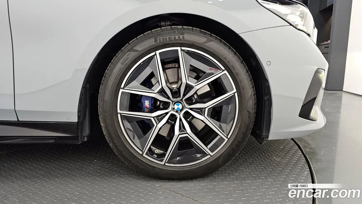 BMW 5-Series 2024 из KR, фото 5