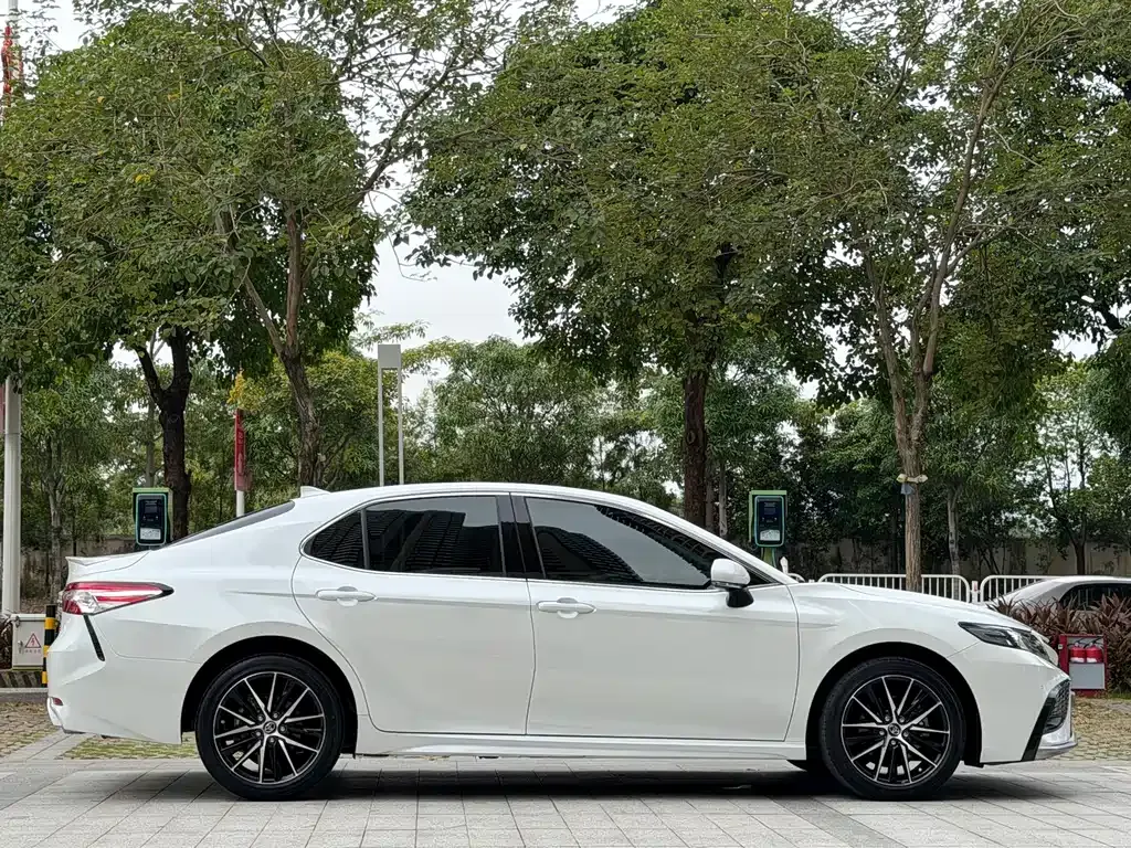 Toyota Camry 2023 из CN, фото 4
