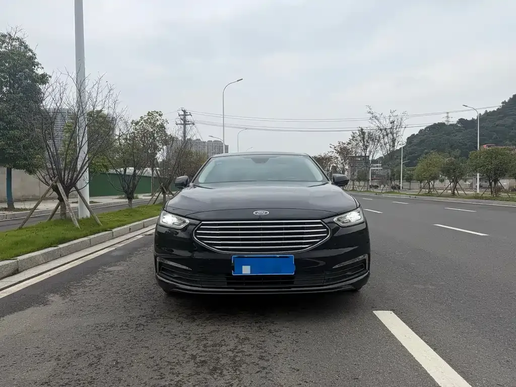 Ford Taurus 2021 из CN, фото 2