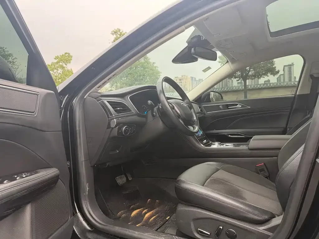 Ford Taurus 2021 из CN, фото 5