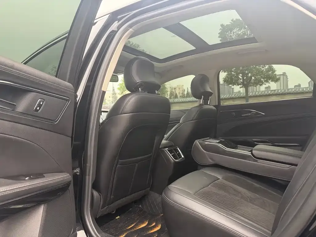 Ford Taurus 2021 из CN, фото 7
