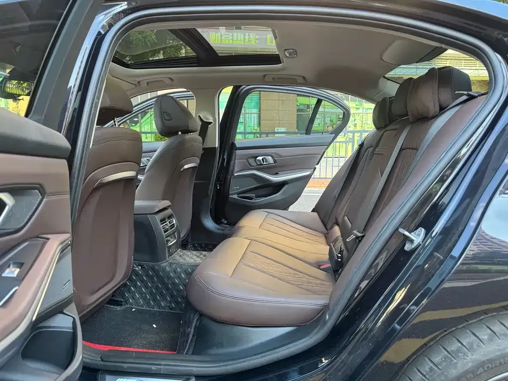 BMW 3 Series 2023 из CN, фото 9