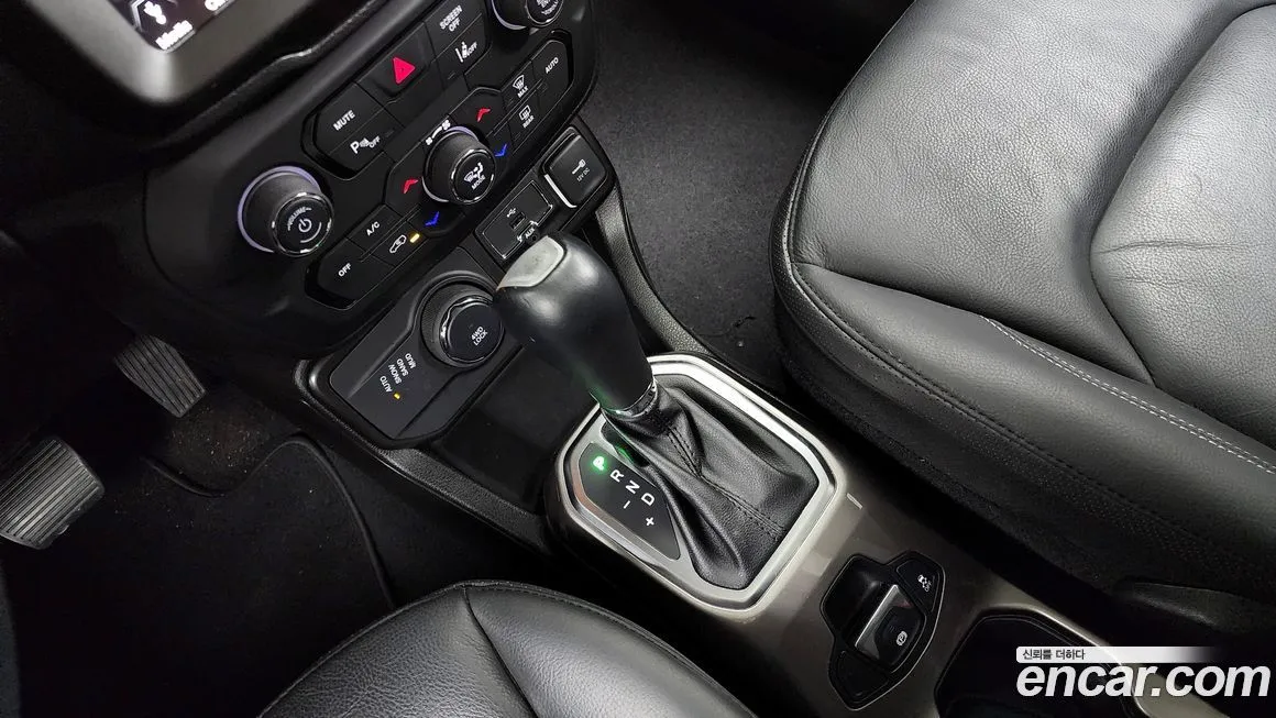 Jeep Renegade 2021 из KR, фото 9