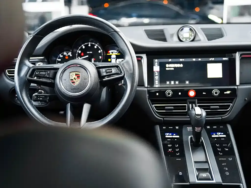 Porsche Macan — фото 7