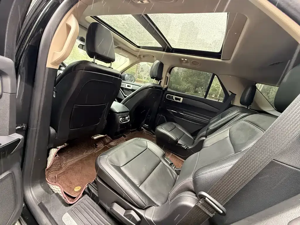 Ford Explorer 2022 из CN, фото 9