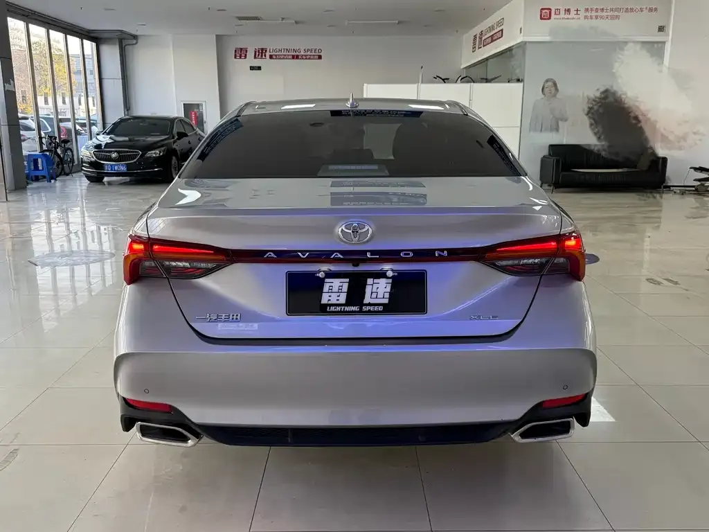 Toyota Avalon 2022 из CN, фото 5