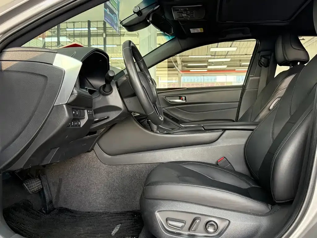 Toyota Avalon 2022 из CN, фото 8