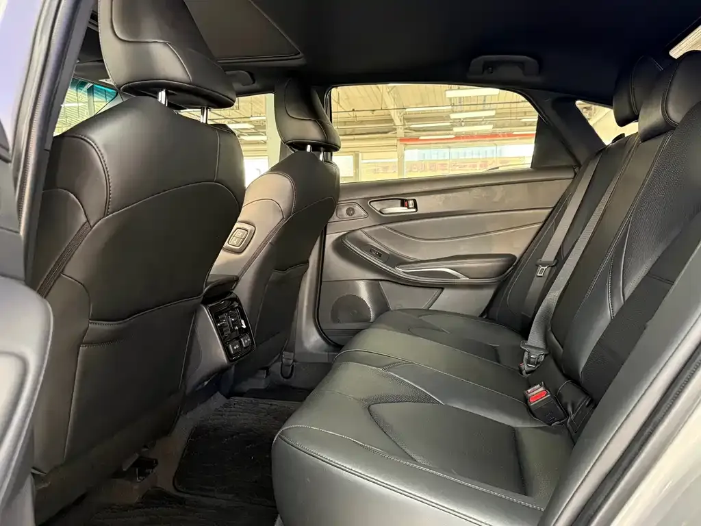 Toyota Avalon 2022 из CN, фото 9