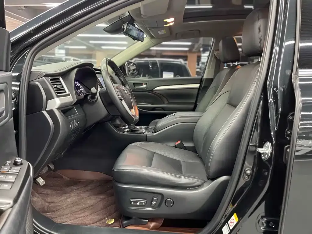 Toyota Highlander 2021 из CN, фото 4