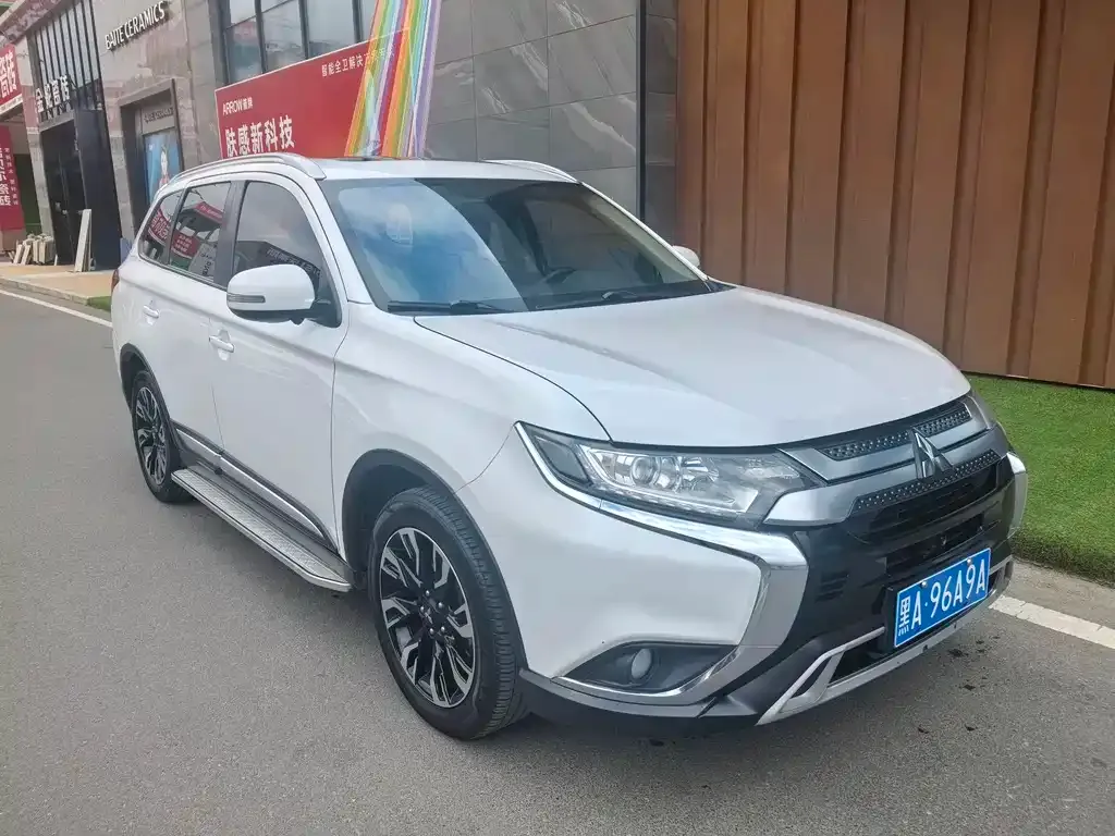 Mitsubishi Outlander 2021 из CN, фото 3