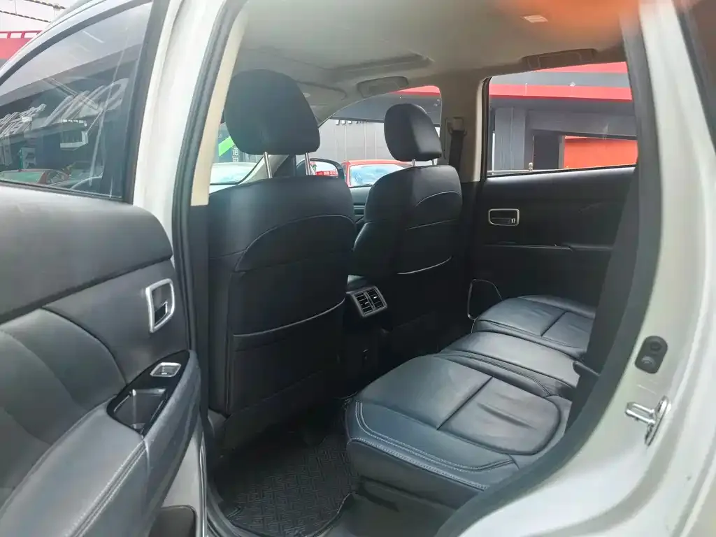 Mitsubishi Outlander 2021 из CN, фото 5
