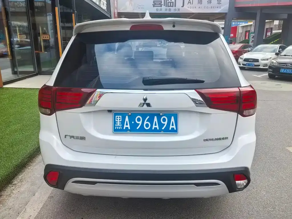 Mitsubishi Outlander 2021 из CN, фото 8