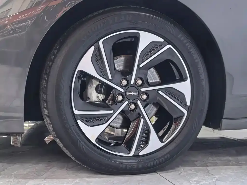 Lincoln Z 2023 из CN, фото 6