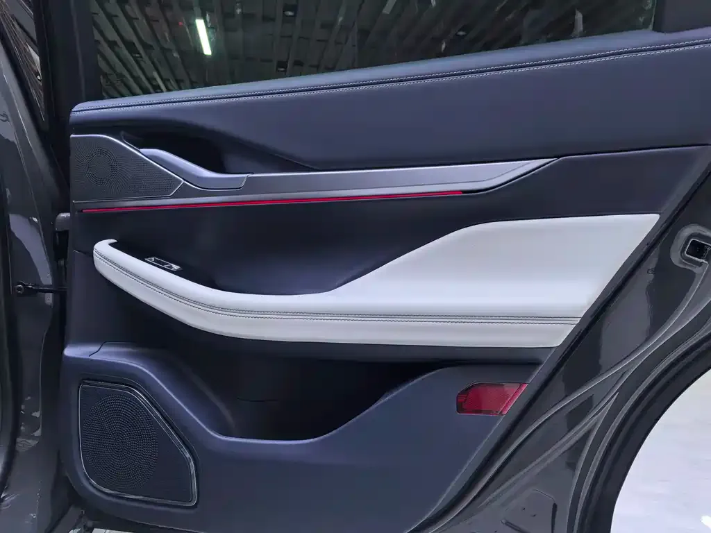 Lincoln Z 2023 из CN, фото 7