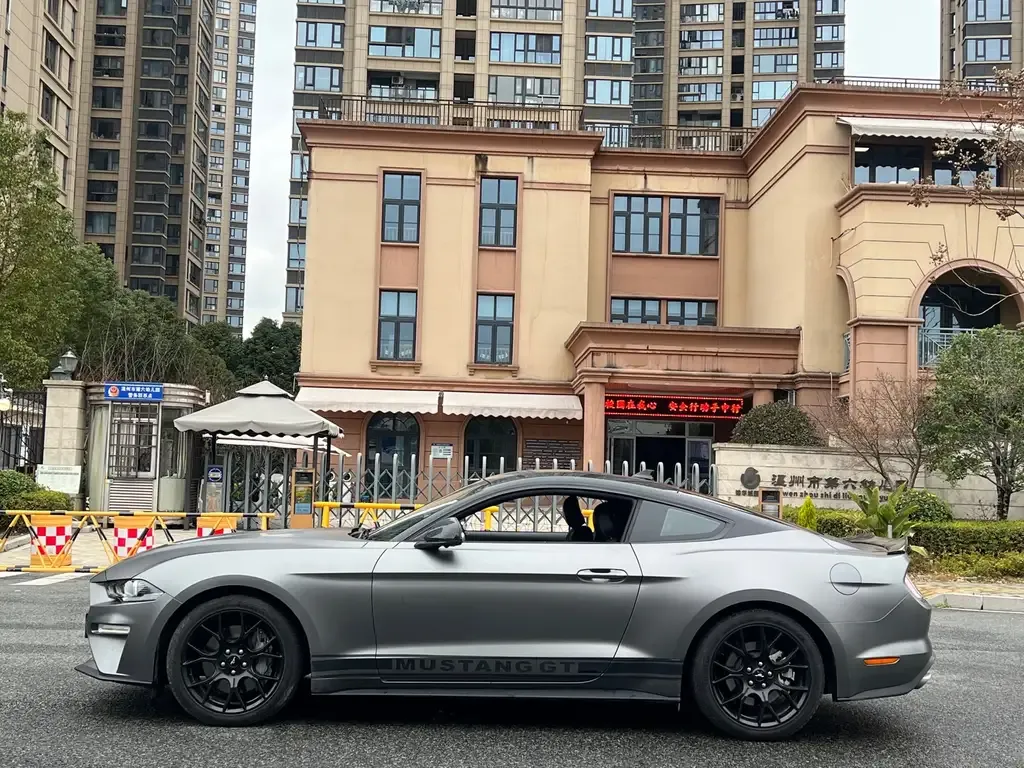 Ford Mustang 2023 из CN, фото 6