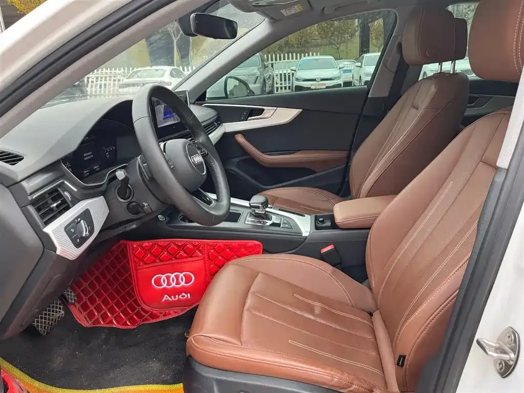 Audi A4L 2021 из CN, фото 6