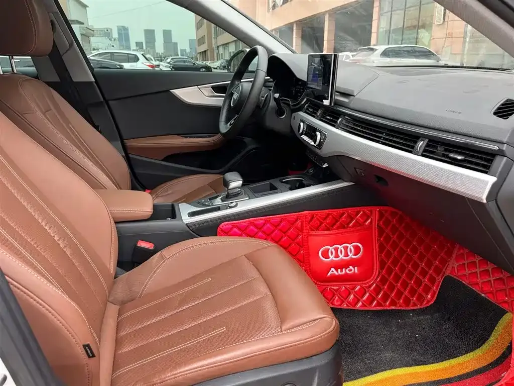 Audi A4L 2021 из CN, фото 8
