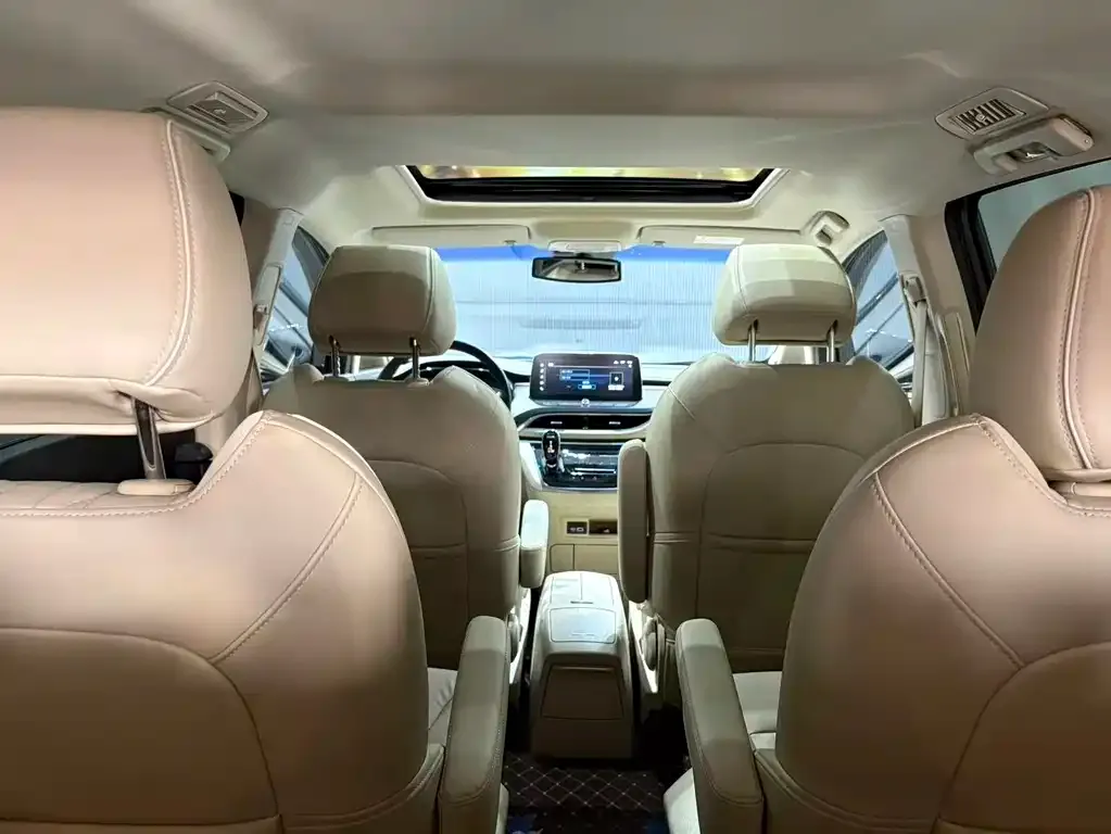 Buick GL8 2024 из CN, фото 10