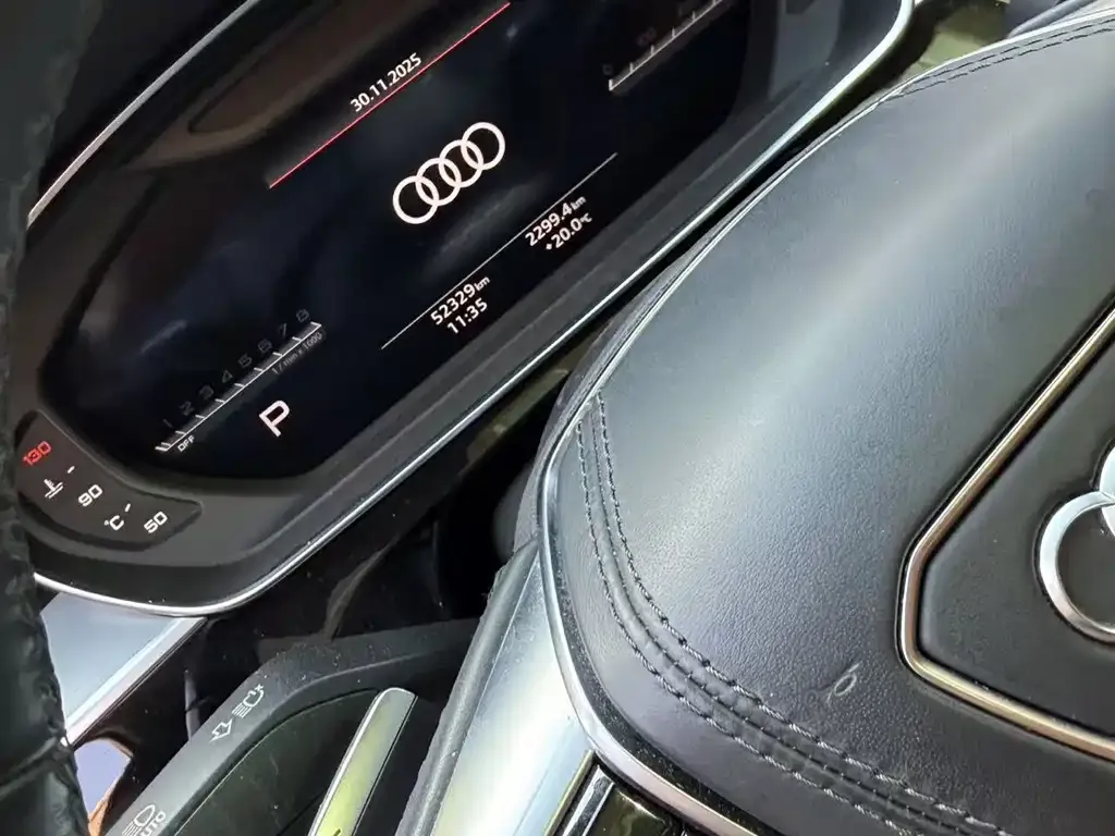 Audi A8 2023 из CN, фото 3