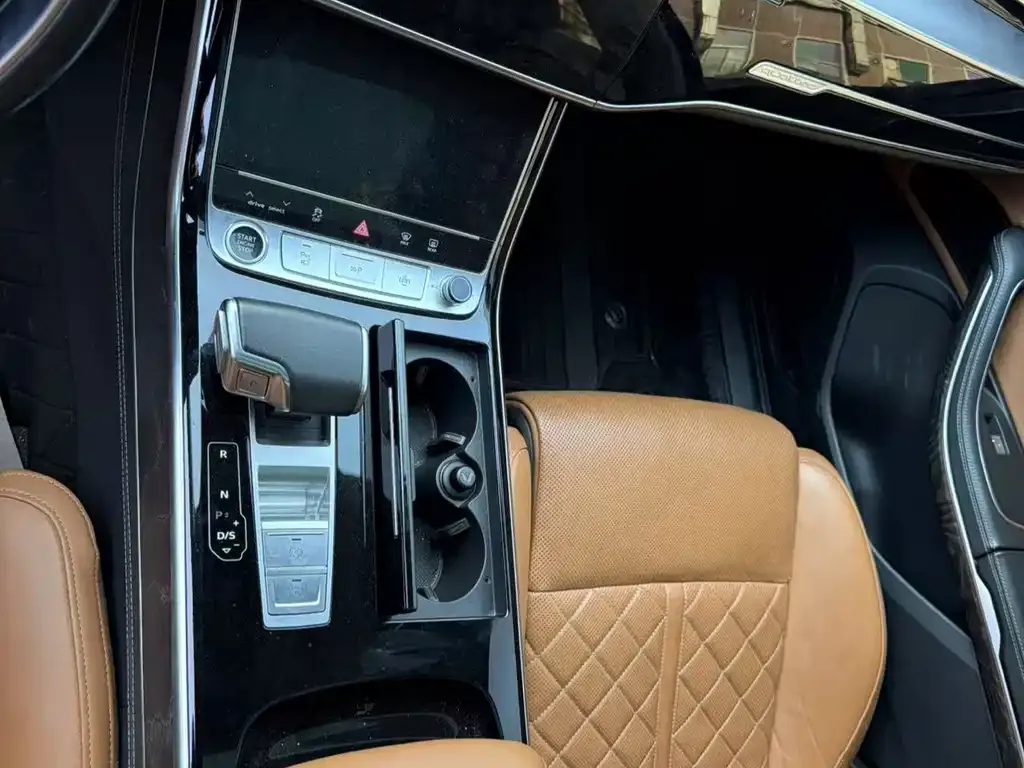 Audi A8 2023 из CN, фото 4