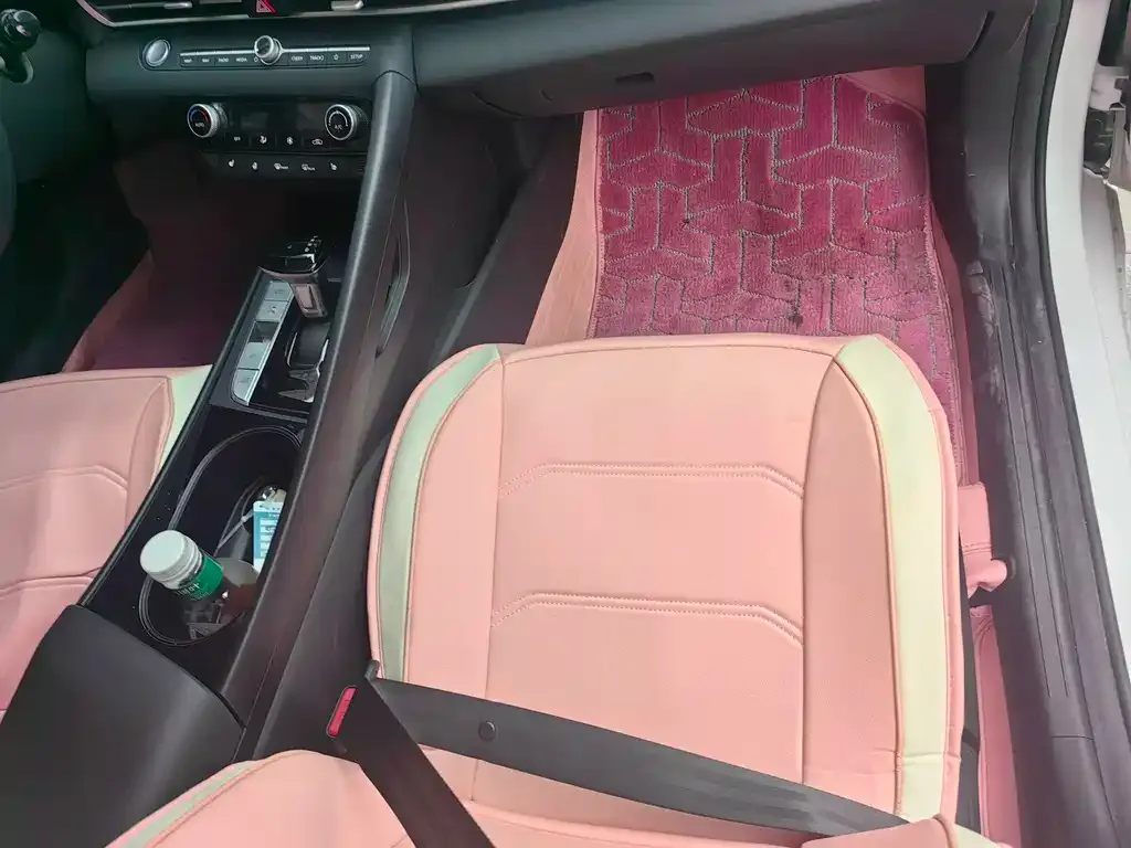Hyundai Elantra 2023 из CN, фото 10