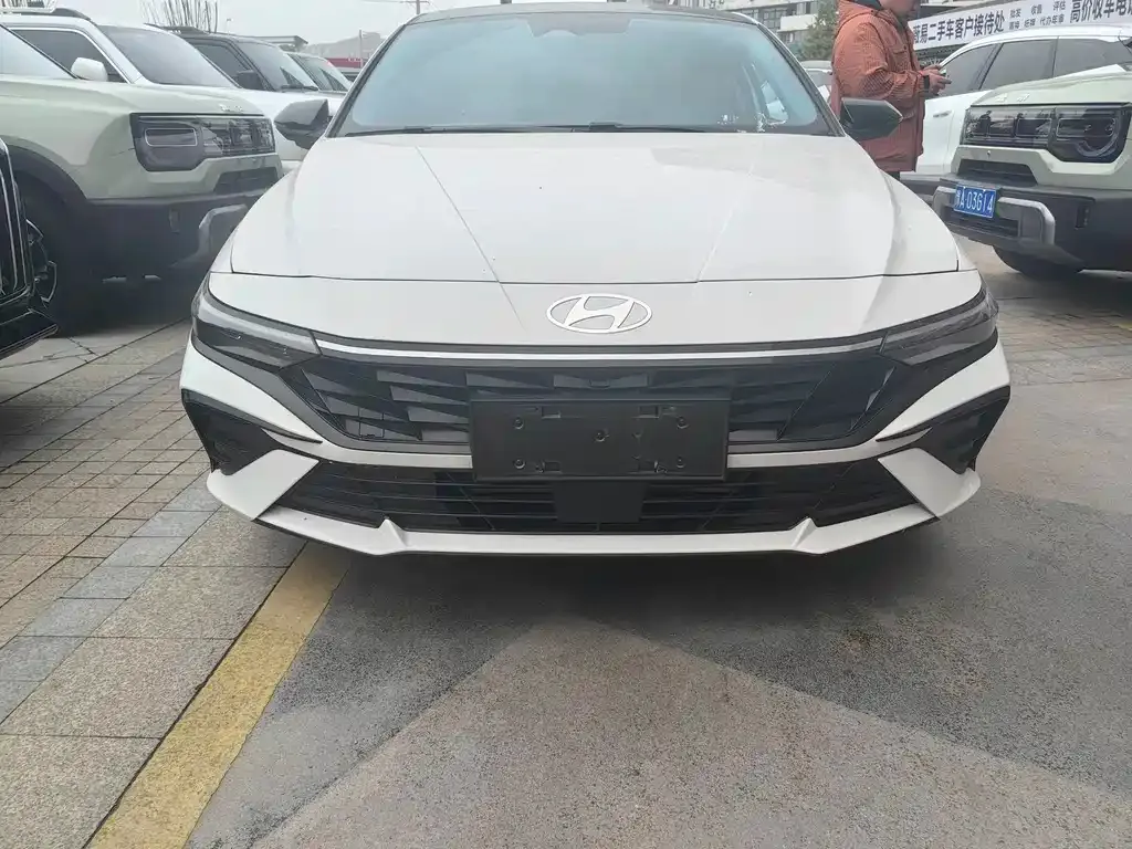 Hyundai Elantra 2023 из CN, фото 2