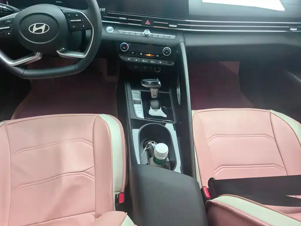 Hyundai Elantra 2023 из CN, фото 7