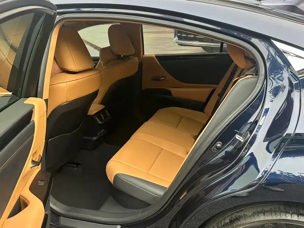 Lexus ES 2024 из CN, фото 5