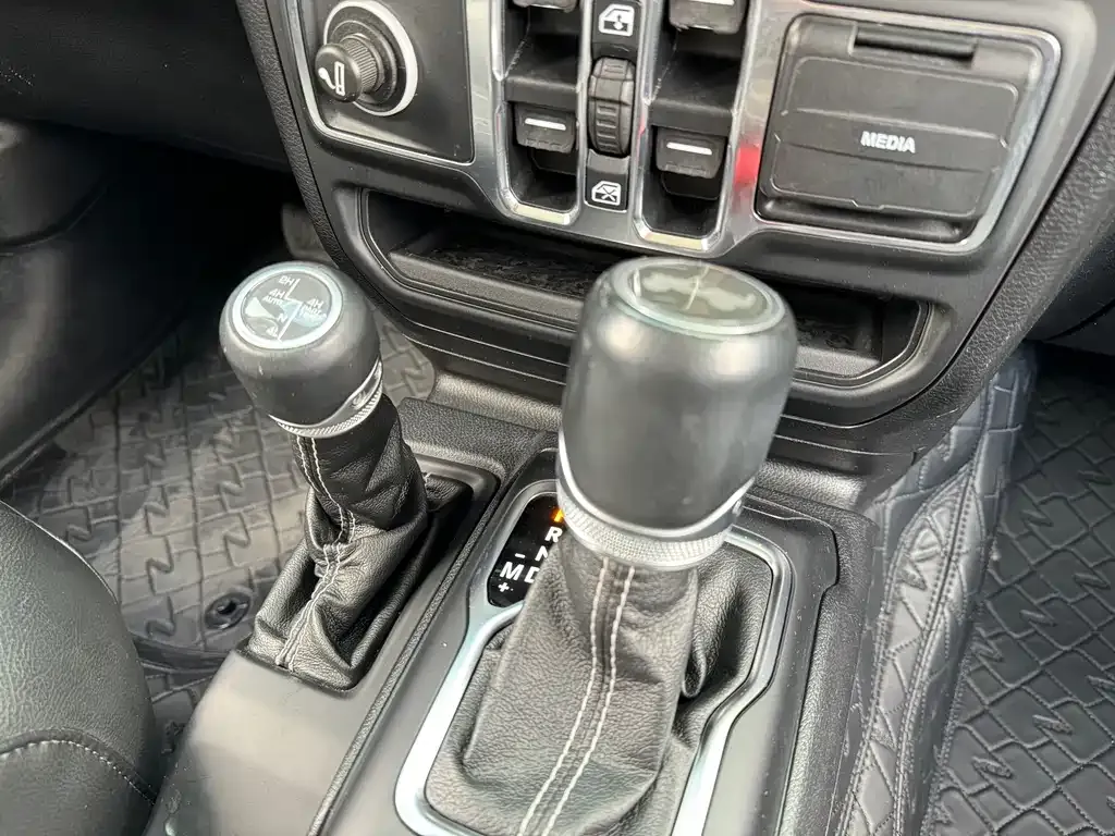 Jeep Wrangler 2021 из CN, фото 10