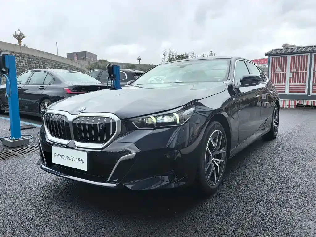 BMW i5 — фото 1