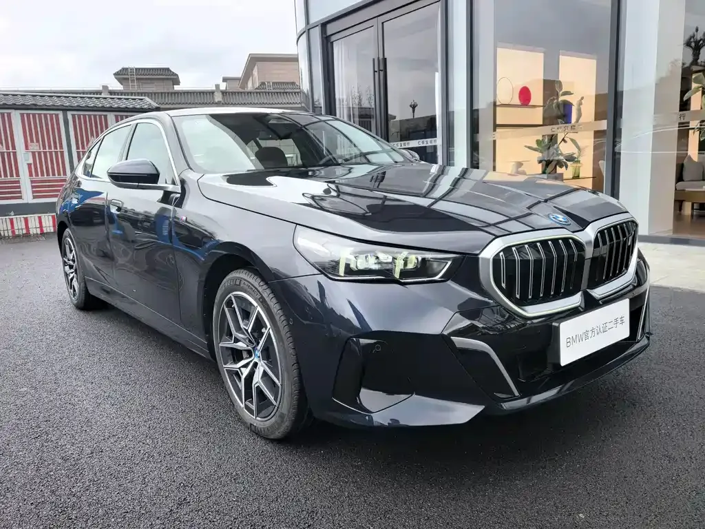 BMW i5 — фото 4