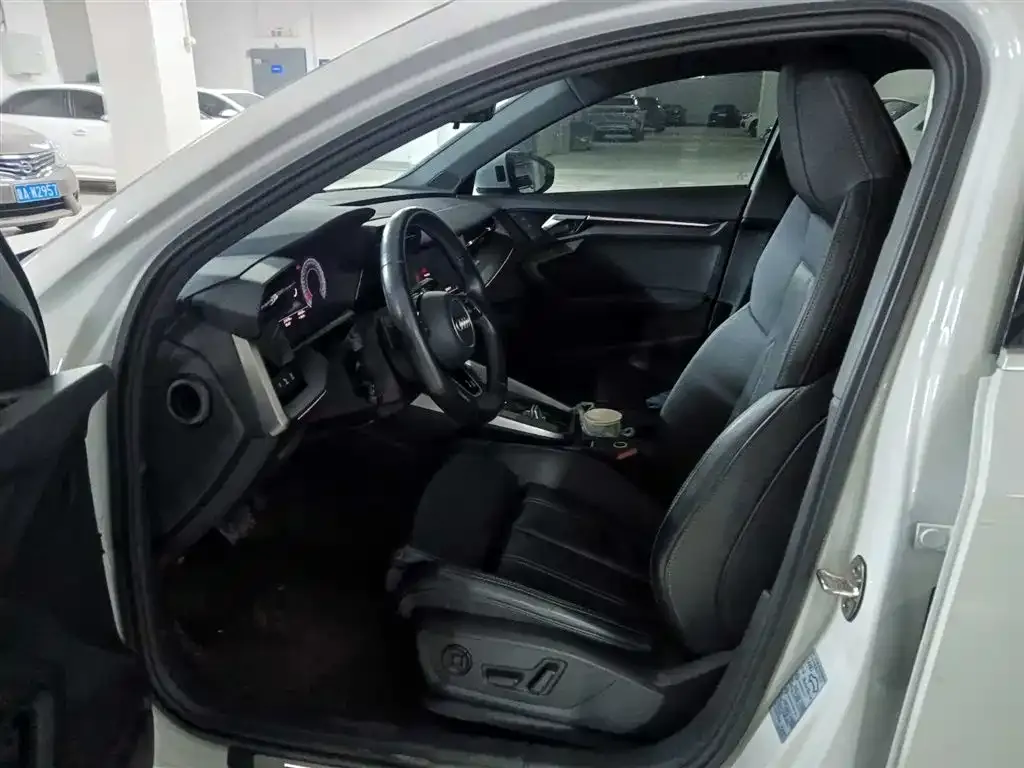 Audi A3 2023 из CN, фото 6