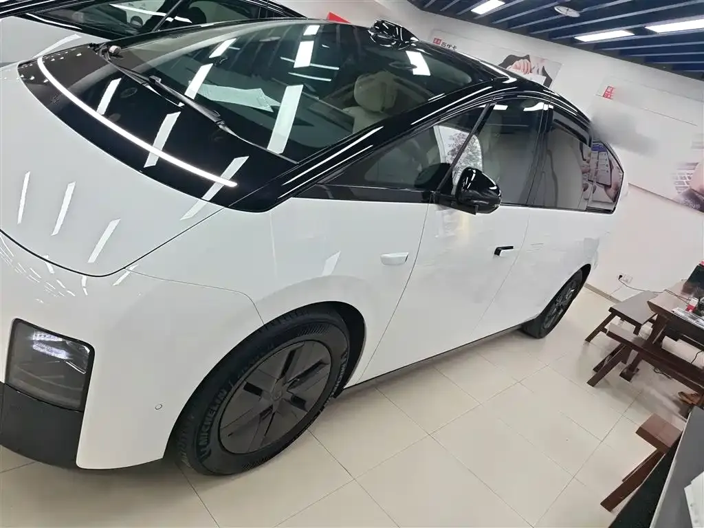Li Auto MEGA 2024 из CN, фото 5