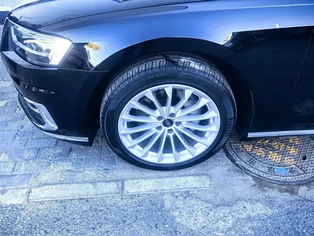 Audi A8 2021 из CN, фото 2