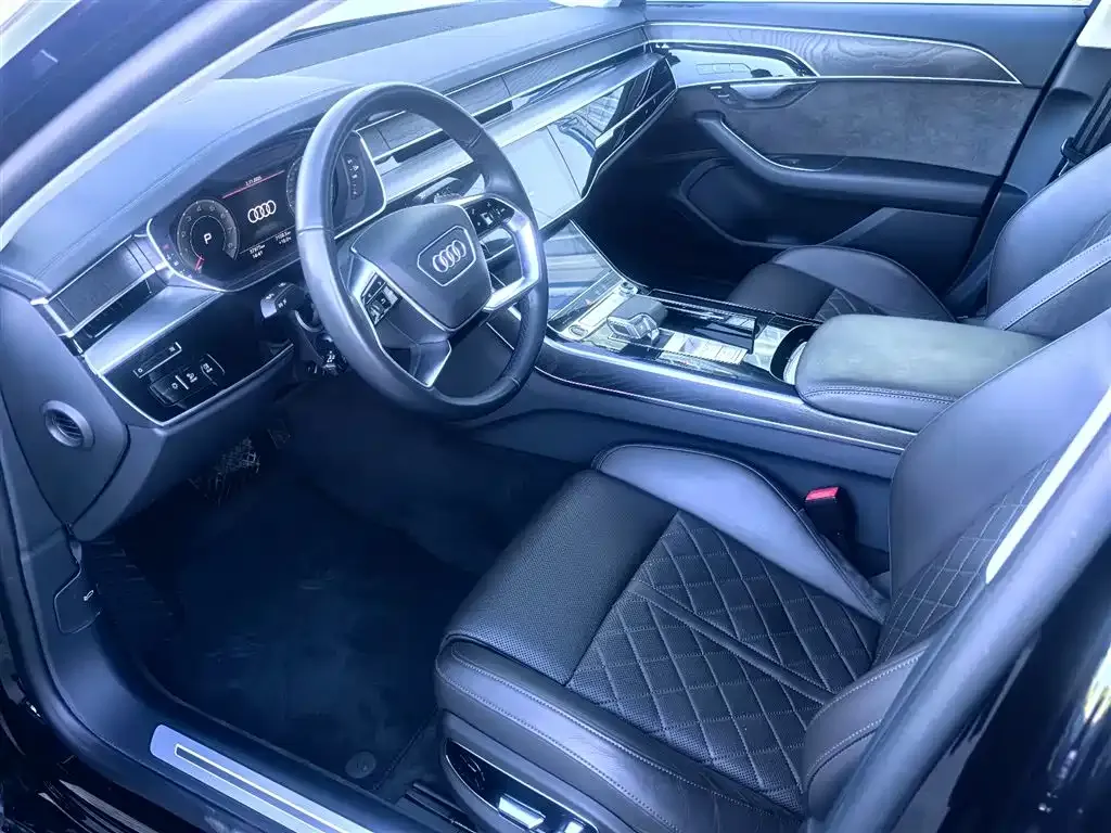 Audi A8 2021 из CN, фото 3