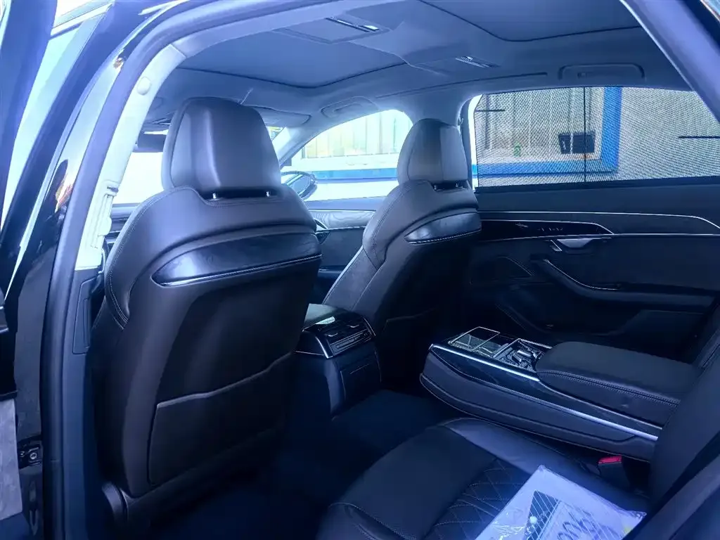 Audi A8 2021 из CN, фото 6