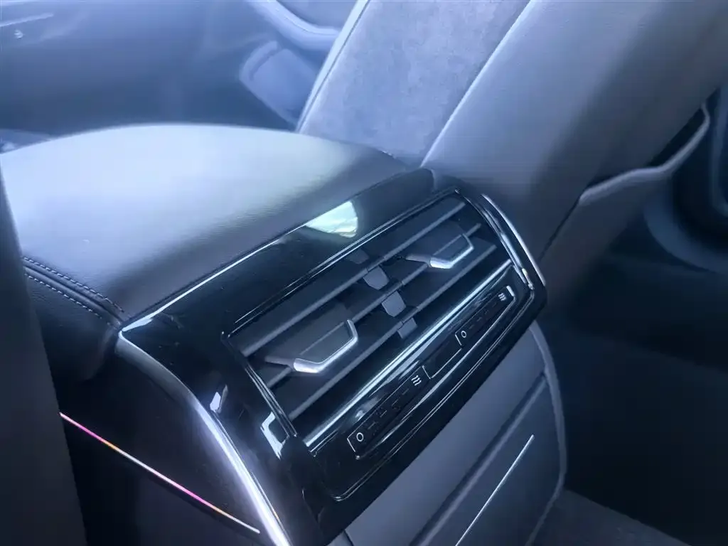 Audi A8 2021 из CN, фото 8
